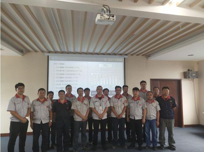 銳意改革 激發(fā)活力 回歸產(chǎn)品 強(qiáng)本固基 為迎接華翔集團(tuán)新一輪騰飛，打造世界華翔而不懈奮斗！---記華翔集團(tuán)制造平臺(tái)成立大會(huì)